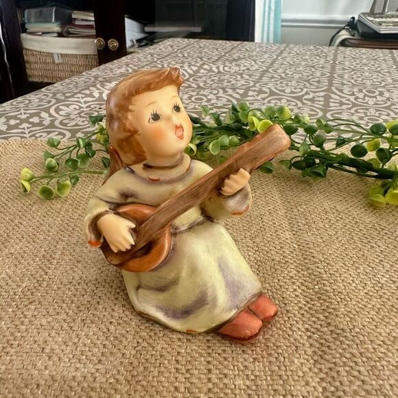 Hummel Goebel Vintage‎ 3.5" Sounds of the Mandolin Angel Figurine TMK 6 - Picture 1 of 10
